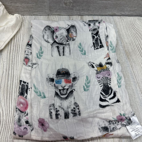 Giraffe Bamboo Blanket