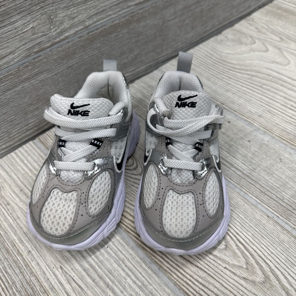 V5 RNR Sneakers 7c