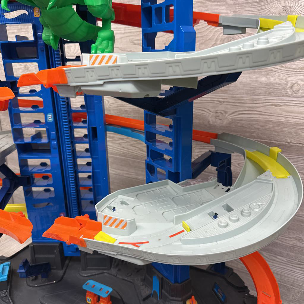 Ultimate Garage W/ T Rex Dinosaur