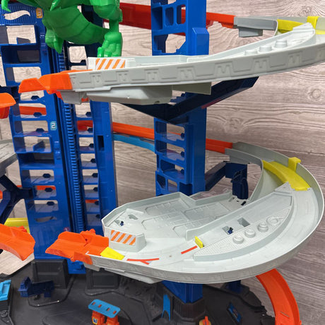 Ultimate Garage W/ T Rex Dinosaur