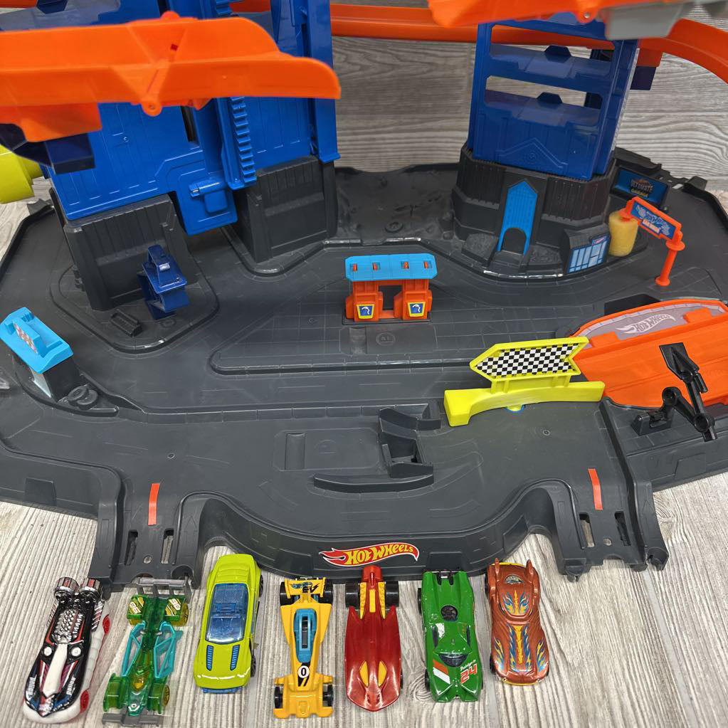 Ultimate Garage W/ T Rex Dinosaur