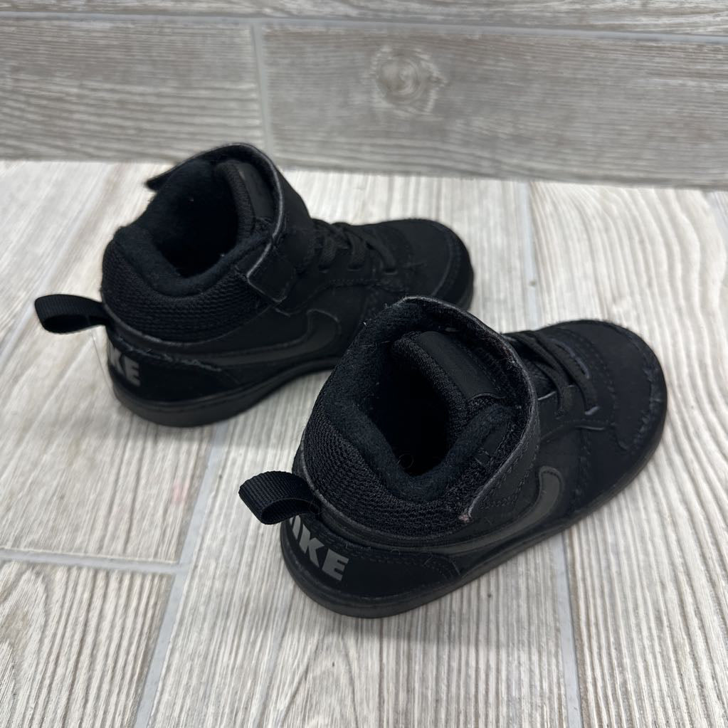 Court Borough Mid Sneakers