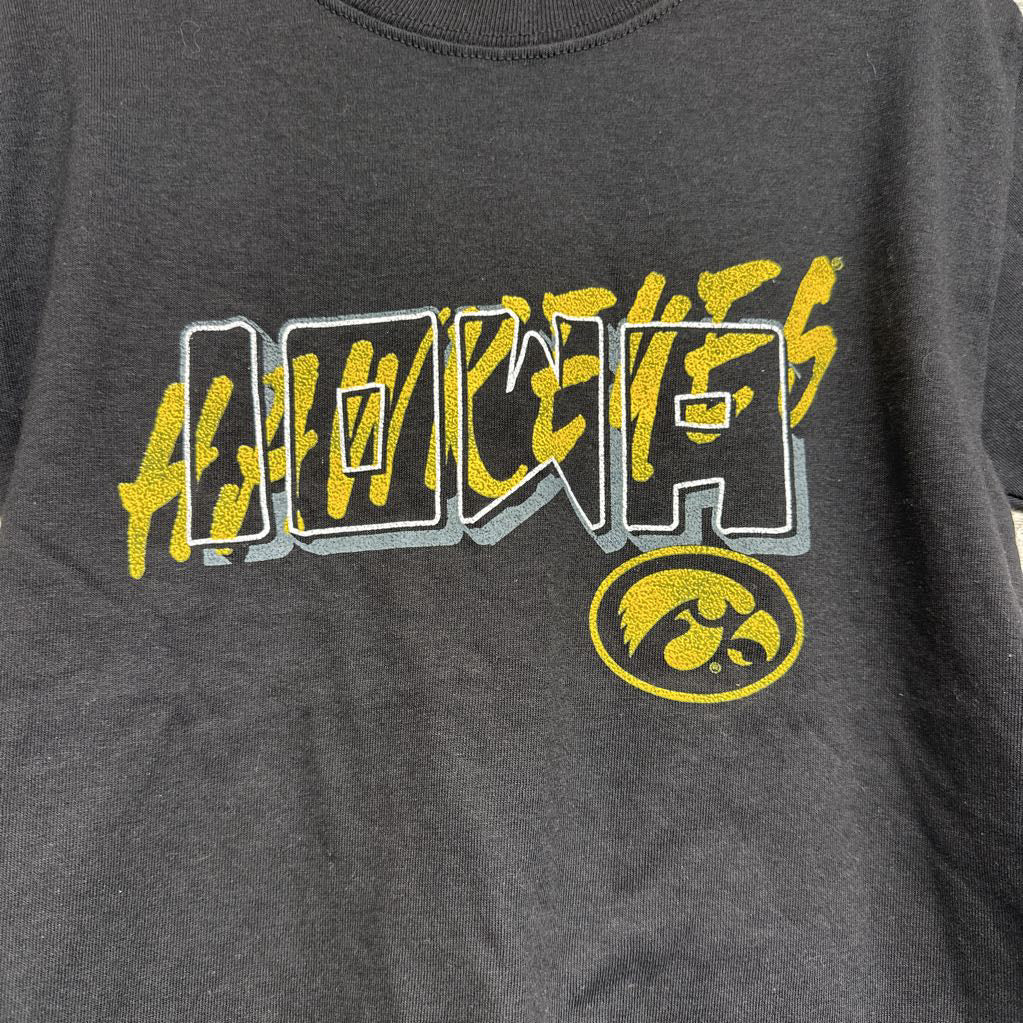 NEW Iowa Hawkeyes Shirt 6-7