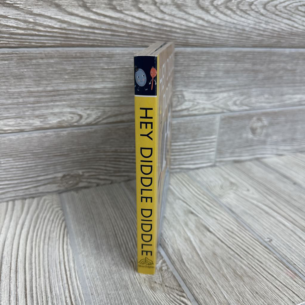 Hey Diddle Diddle Board Book